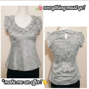 💖Banana Republic White & Grey Ruffled Blouse